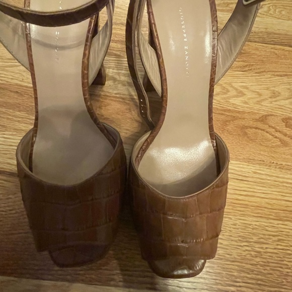Giuseppe Zanotti Croc Embossed Platform - Picture 4 of 4